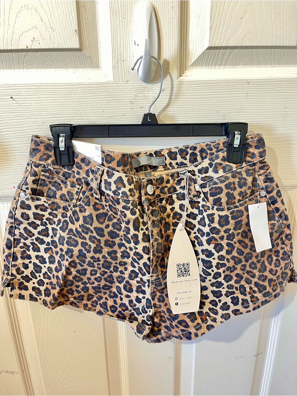 Zumiez Leopard Print Denim Shorts - Brown/Tan